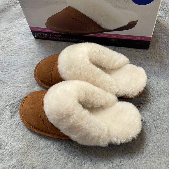 Nuknuuk - Leather Slippers - Picture 2 of 6